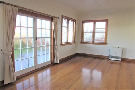 Photo of property in 10 Cudby Street, Woburn, Lower Hutt, 5011