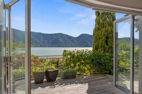 Photo of property in 16 Old Coach Road, Havelock, 7100