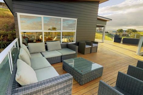 Photo of property in 21 Riverview Place, Waipu, 0582