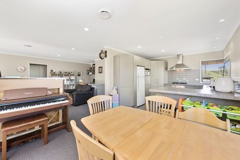 Photo of property in 8 Gina Way, Welcome Bay, Tauranga, 3112