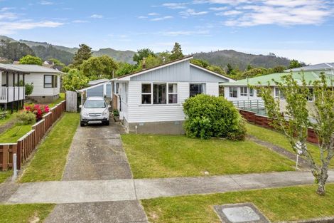Photo of property in 18 Tanekaha Street, Stokes Valley, Lower Hutt, 5019