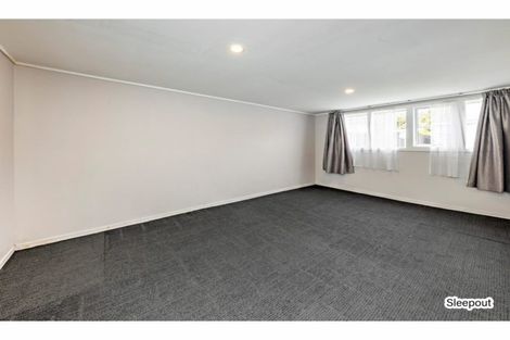 Photo of property in 11 Hinton Place, Weymouth, Auckland, 2103