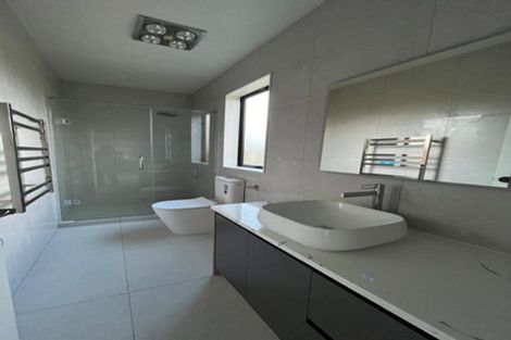 Photo of property in 2/9 Pratt Street, Papakura, 2110