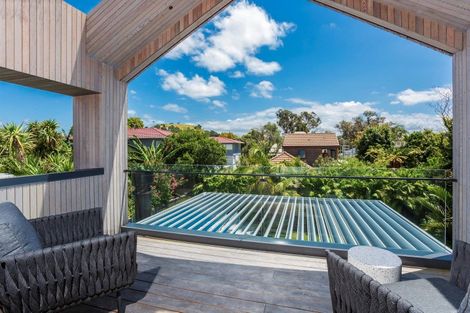 Photo of property in 11 Cheltenham Road, Devonport, Auckland, 0624