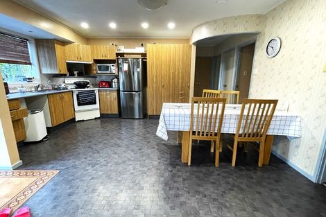 Photo of property in 69 Chilcott Road, Henderson, Auckland, 0612