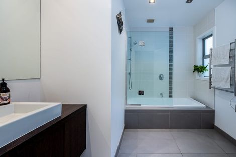 Photo of property in 18 Beulah Avenue, Rothesay Bay, Auckland, 0630