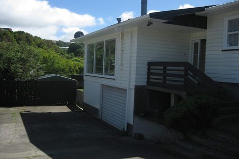 Photo of property in 18 Holly Grove, Maungaraki, Lower Hutt, 5010