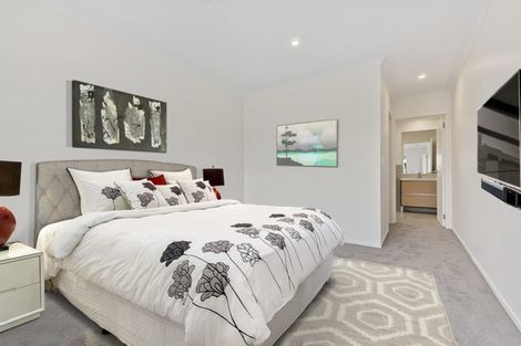 Photo of property in 8 George Mcwhirter Avenue, Massey, Auckland, 0614