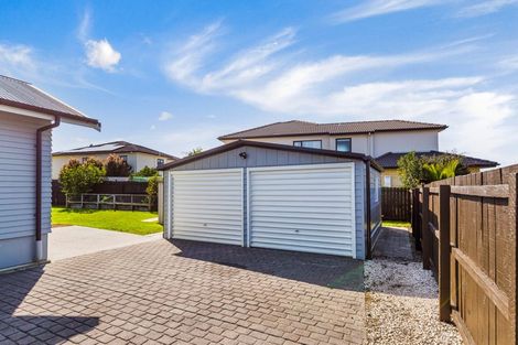 Photo of property in 21 Glenhaven Place, Te Atatu Peninsula, Auckland, 0610