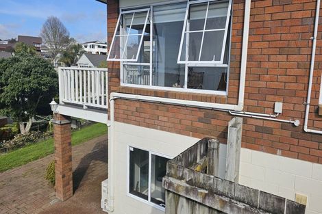 Photo of property in 127 Hobsonville Road, West Harbour, Auckland, 0618