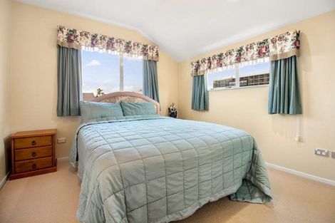 Photo of property in 2a Wattle Street, New Lynn, Auckland, 0600