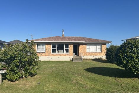 Photo of property in 35 Sandspit Road, Waiuku, 2123
