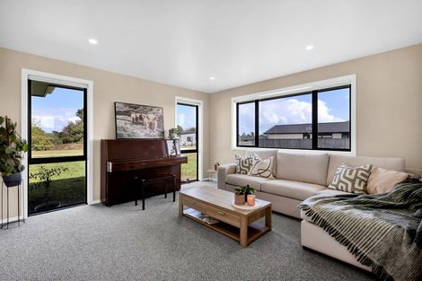 Photo of property in 62 Aratapu Street, Waitara, 4320