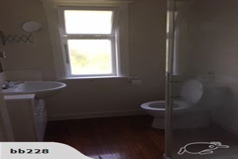 Photo of property in 39 Queen Street, Northcote Point, Auckland, 0627