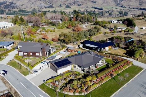 Photo of property in 2 Turnbull Crescent, Wanaka, 9305