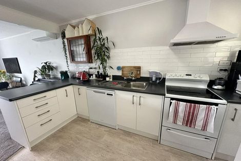 Photo of property in 4/22 Mccoll Street, Vogeltown, Wellington, 6021