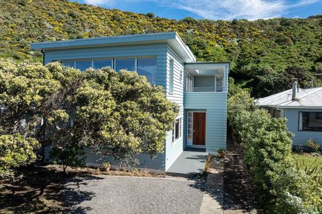 Photo of property in 189 Breaker Bay Road, Breaker Bay, Wellington, 6022