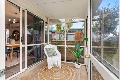 Photo of property in 72 Evans Road, Papamoa Beach, Papamoa, 3118
