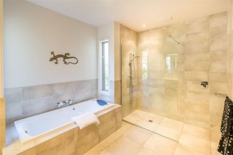 Photo of property in 302b Gardiners Road, Harewood, Christchurch, 8051