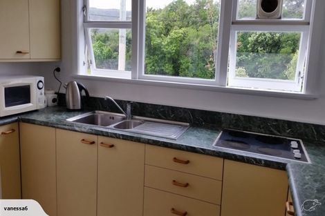 Photo of property in 75 Oxford Terrace, Epuni, Lower Hutt, 5011