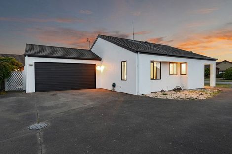 Photo of property in 1/66 Broadhaven Avenue, Parklands, Christchurch, 8083