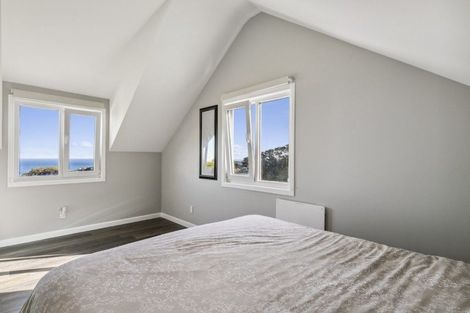 Photo of property in 2b Paratu Way, Strathmore Park, Wellington, 6022