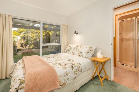 Photo of property in 8 Ara Kuaka, Waikanae Beach, Waikanae, 5036