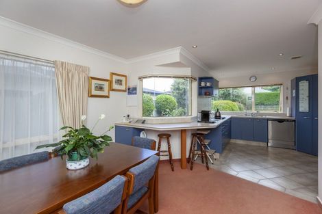 Photo of property in 90 Realm Drive, Paraparaumu, 5032