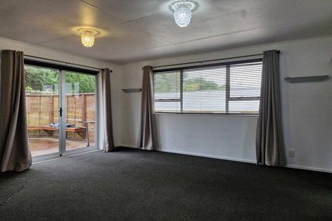 Photo of property in 7 Oawai Place, Marfell, New Plymouth, 4310