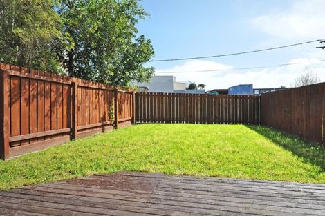 Photo of property in 6/351 West Coast Road, Glen Eden, Auckland, 0602