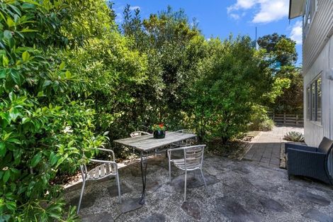 Photo of property in 7 Omokoroa Road, Omokoroa, 3114