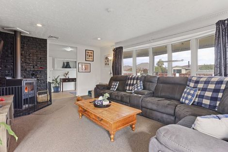 Photo of property in 8 Gibbs Drive, Woodend, 7610