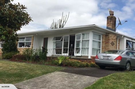 Photo of property in 2 Pandora Place, Pakuranga, Auckland, 2010