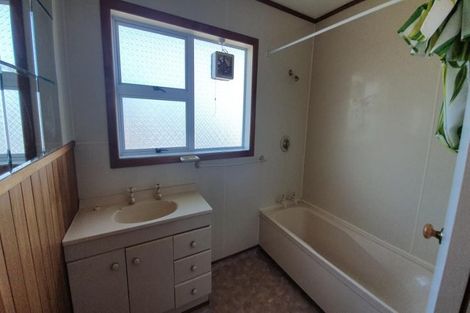 Photo of property in 11 Beach Road, Omata, New Plymouth, 4374