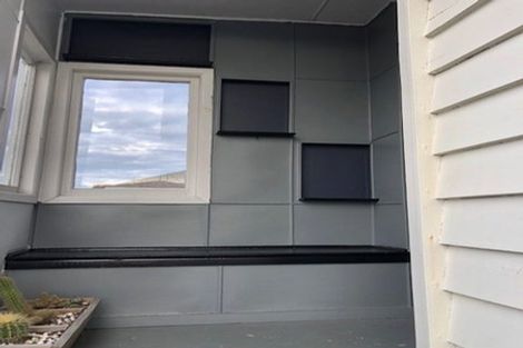 Photo of property in 51 Onewa Road, Northcote, Auckland, 0627