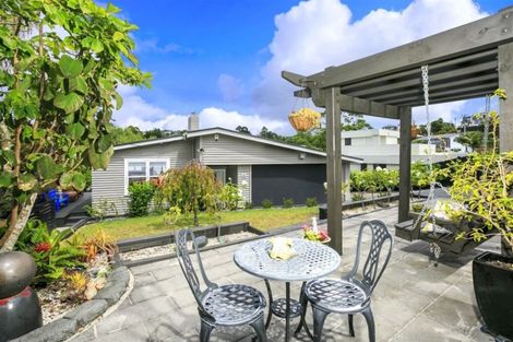 Photo of property in 2 Peter Terrace, Castor Bay, Auckland, 0620