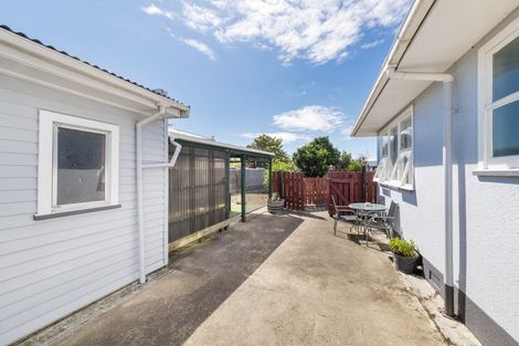 Photo of property in 17 Tararua Terrace, Cloverlea, Palmerston North, 4412