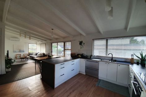 Photo of property in 2/8 Alpha Street, Papakura, 2110