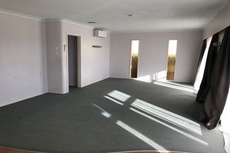 Photo of property in 16 Russell Avenue, Pukekohe, 2120