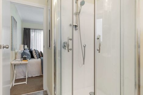 Photo of property in 11/72 Kitchener Road, Milford, Auckland, 0620