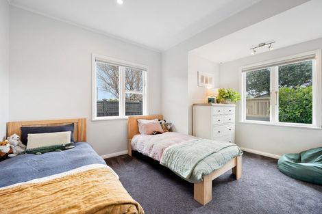 Photo of property in 39 Tuatoru Street, Eastbourne, Lower Hutt, 5013