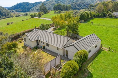 Photo of property in 242 Kuku East Road, Kuku, Levin, 5570