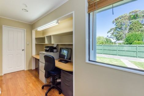 Photo of property in 34 Greenaway Road, Waikanae, 5036