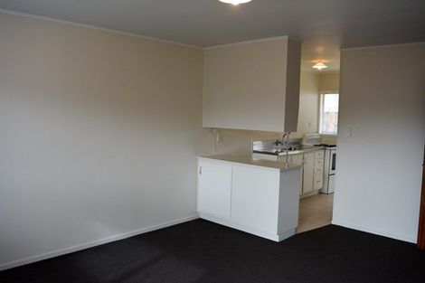 Photo of property in 4/318 Te Atatu Road, Te Atatu South, Auckland, 0610