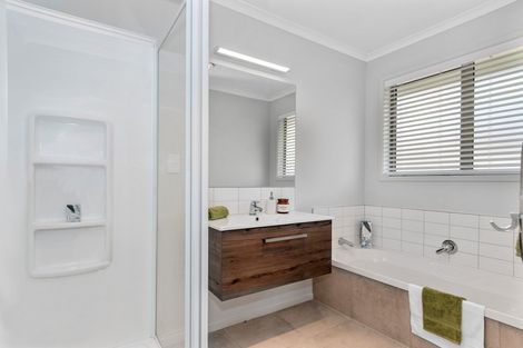 Photo of property in 37 Puhirake Crescent, Pyes Pa, Tauranga, 3112