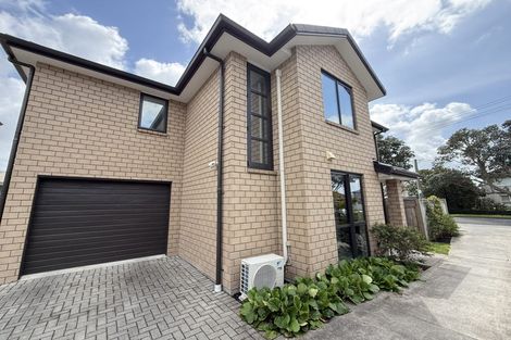Photo of property in 8a Riverlea Avenue, Pakuranga, Auckland, 2010