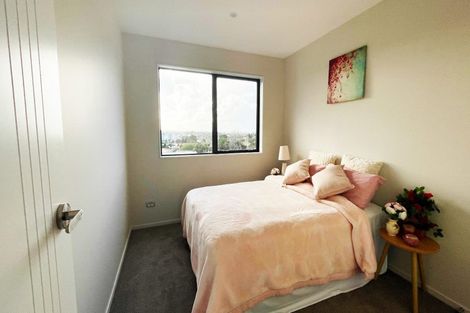 Photo of property in 10f Robert Burke Place, Henderson, Auckland, 0612