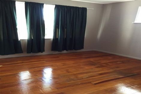 Photo of property in 63 Hepburn Road, Glendene, Auckland, 0602