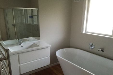 Photo of property in 113 Parkvale Road, Karori, Wellington, 6012