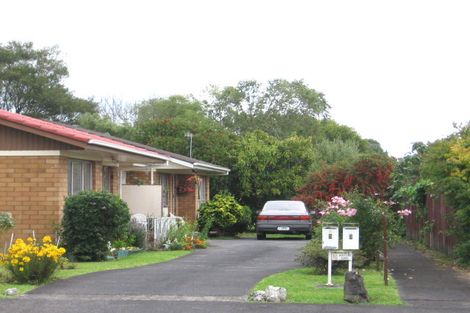 Photo of property in 1/3 Papatahi Place, Henderson, Auckland, 0610